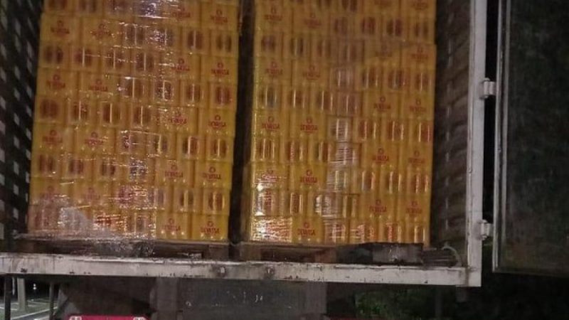 PRF apreende carga com mais de 53 mil latas de cerveja sem nota fiscal em Mossoró￼