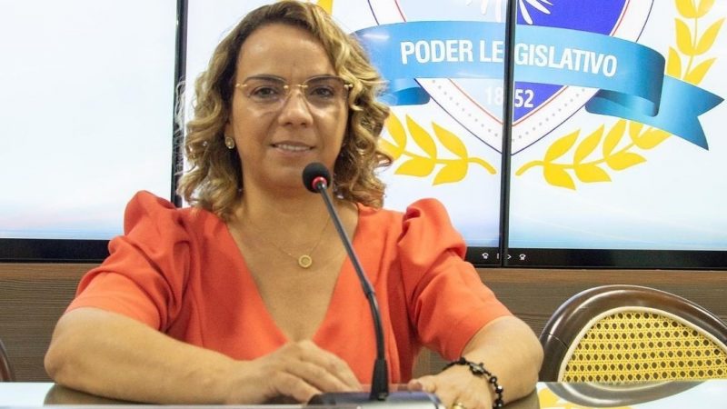 Vereadora Larissa Rosado pede pra sair do PSDB