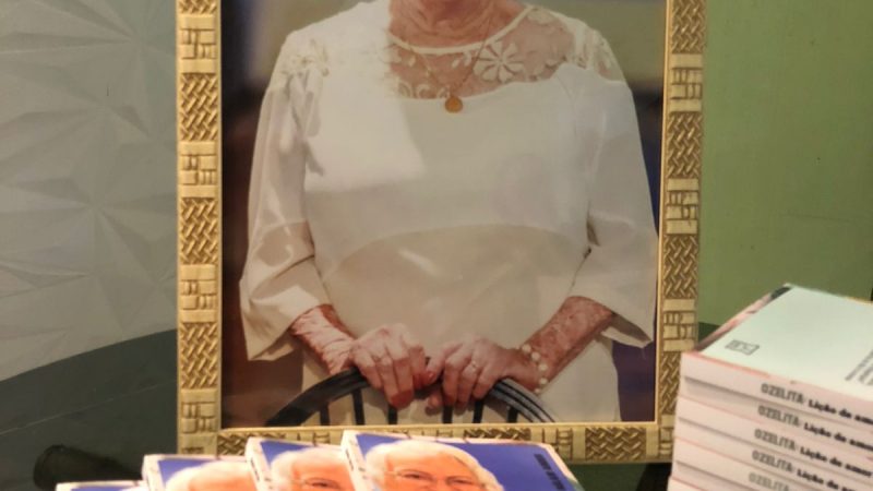 Jornalista Aglair Abreu lança livro em homenagem à trajetória da mãe