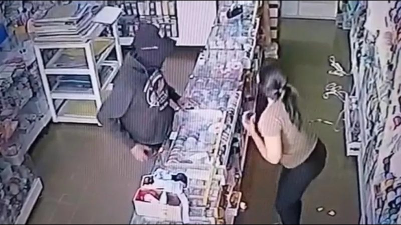 Mulher é morta a tiros em loja de variedades na Grande Natal