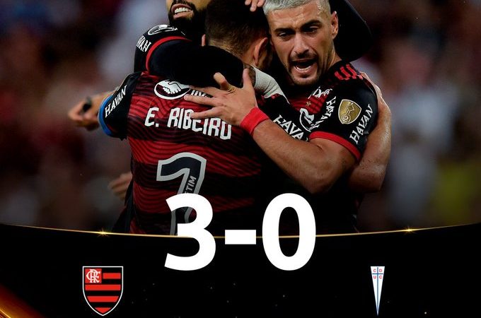 Flamengo derrota Universidad Católica e se classifica na Libertadores