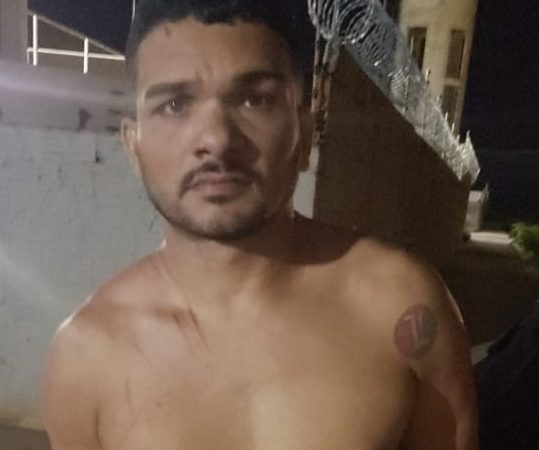 Suspeito de praticar assaltos e trocar tiros com a PM em Baraúna é preso após tentar roubar moto em Mossoró
