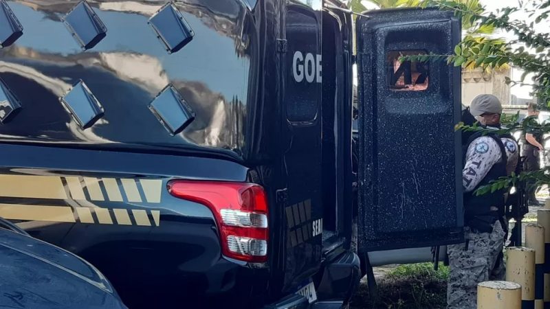 Advogada é presa em flagrante suspeita de passar ‘bilhetes’ a detentos em penitenciária na Grande Natal