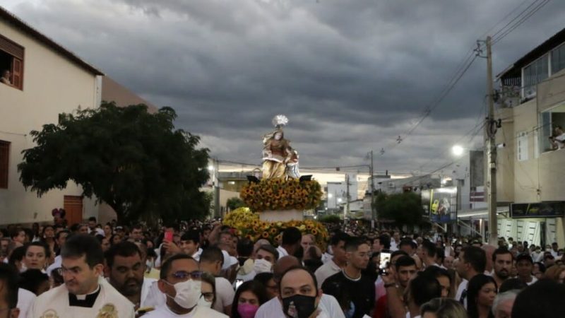 Encerramento da Festa de Sant’Ana em Caicó reúne 60 mil fiéis