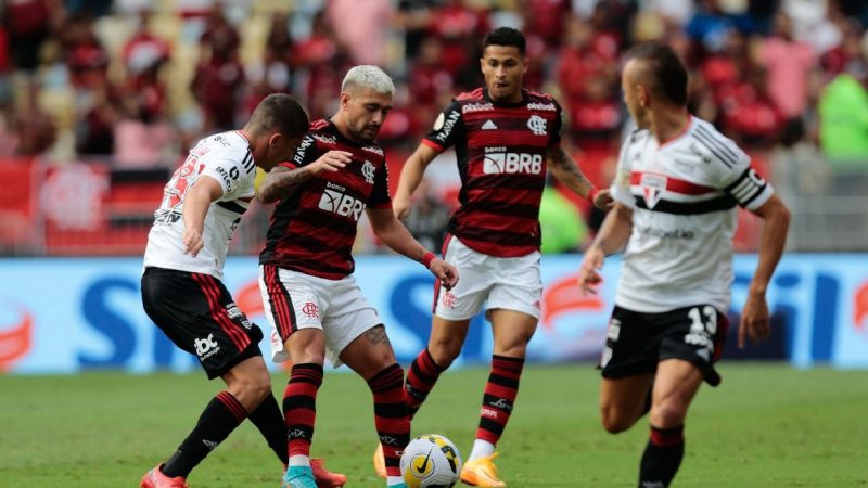 Sob jejum de vitórias no Brasileiro, São Paulo encara Flamengo em casa
