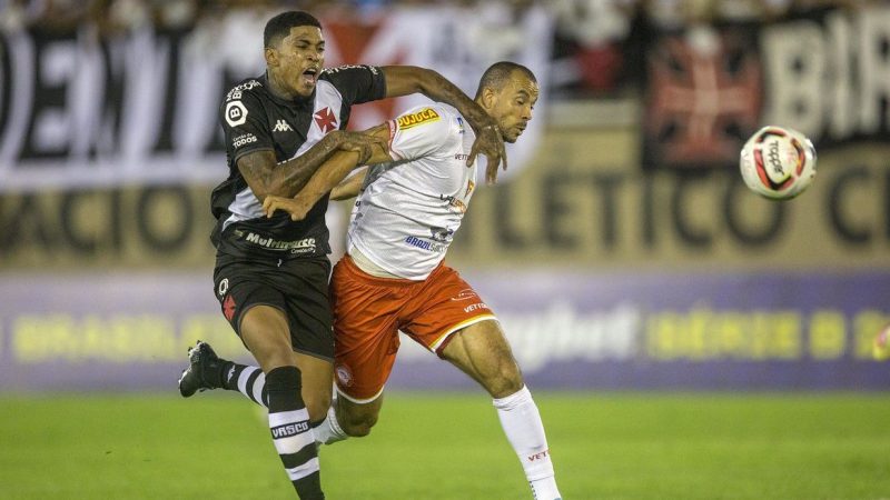 Vasco e Tombense medem forças pela Série B