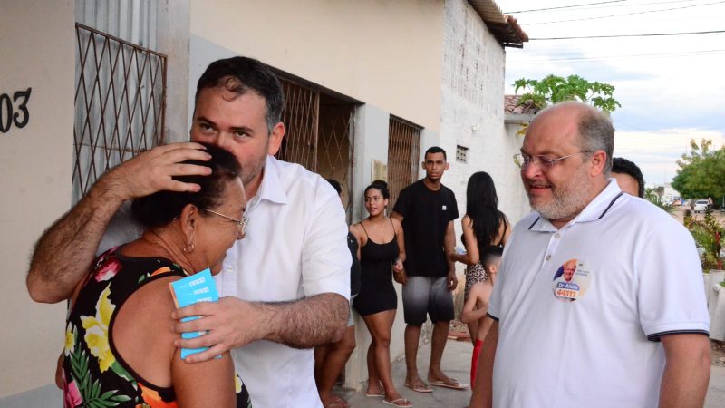 Beto visita Sumaré e acompanha com os moradores obras de calçamento