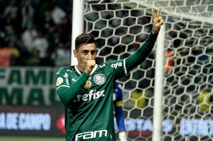 Palmeiras derrota Santos e amplia vantagem na ponta do Brasileirão