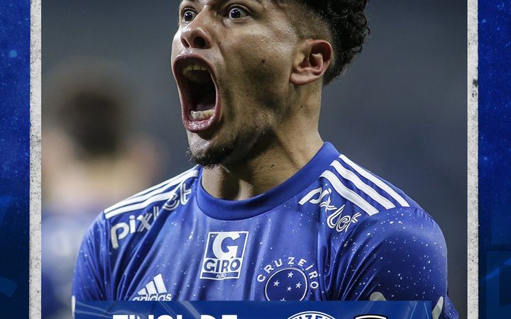 Cruzeiro derrota o Vasco e retorna à Série A do Brasileiro