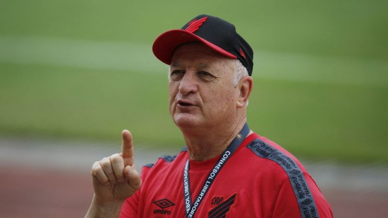 Felipão rechaça favoritismo do Flamengo na final da Libertadores