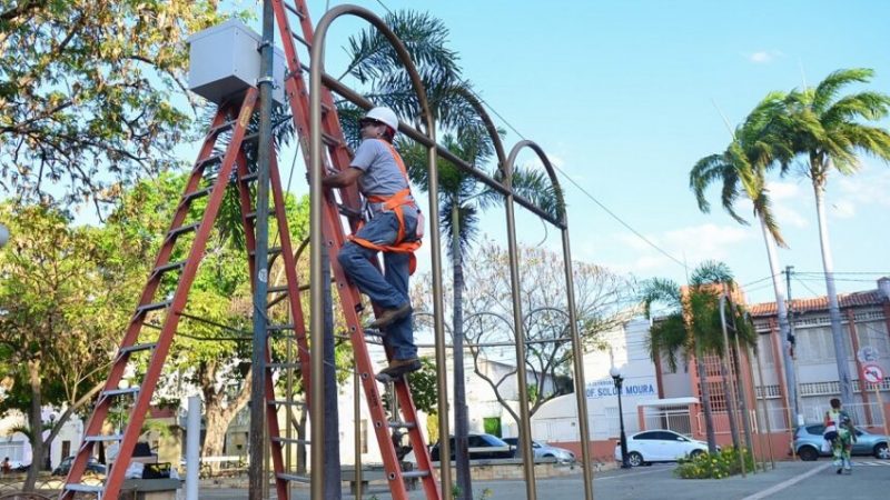 Pontos de internet Wi-Fi começam a ser instalados em praças de Mossoró