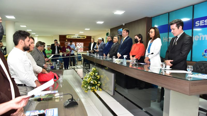 Uern, 54 anos: Câmara de Mossoróhomenageia universidade