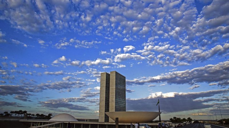 Congresso empossa hoje 513 deputados e 27 senadores