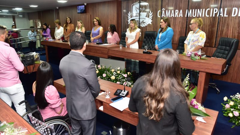 Sessão solene homenageia mulher