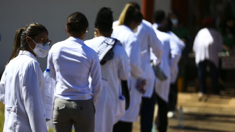Saúde amplia para seis mil número de vagas do Mais Médicos