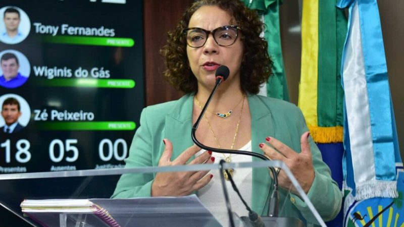 Larissa se pronuncia sobre decisão do TSE que cassou seu mandato