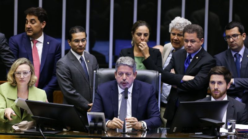 Arthur Lira retira de pauta votação do PL das Fake News