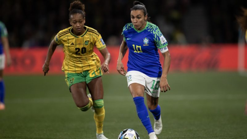 Brasil fica no 0 a 0 contra Jamaica e dá adeus à Copa