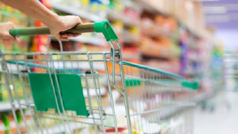 Confira o horário de funcionamento dos supermercados no feriado desta quinta-feira