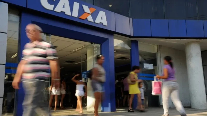 Agências bancárias retomam expediente a partir do meio-dia