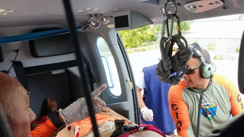 Helicóptero Potiguar 02 socorre jovem acidentada em dunas no litoral do RN