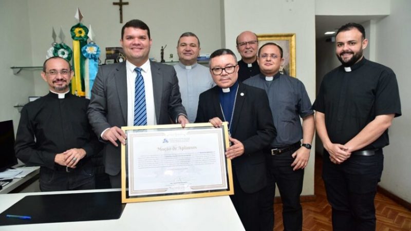Bispo apoia construção do Santuário de Santa Luzia durante visita à Câmara Municipal