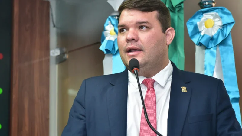 Lawrence foca em relação administrativa com Allyson