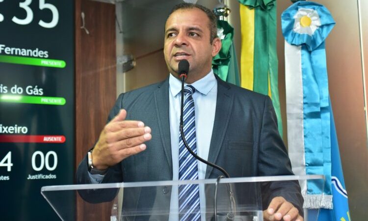 “Prefeito vive de firulas e de mentiras”, diz Isaac da Casca