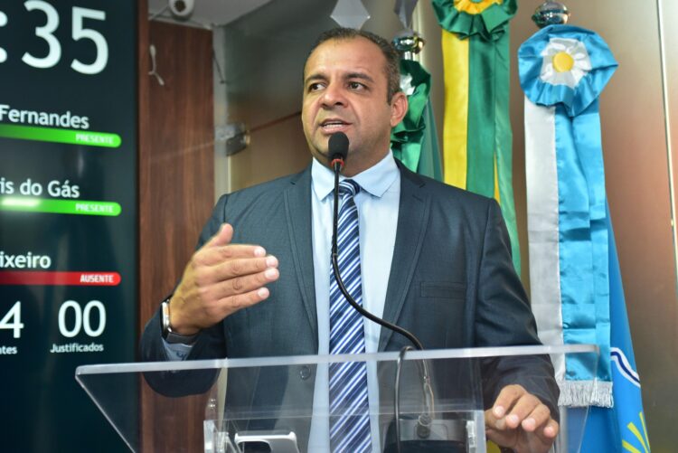 “Prefeito vive de firulas e de mentiras”, diz Isaac da Casca