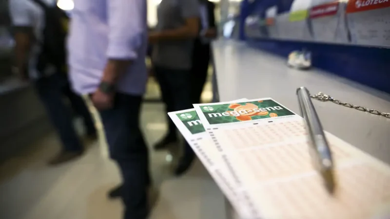 Mega-sena acumula e sorteia R$ 37 milhões na próxima terça-feira
