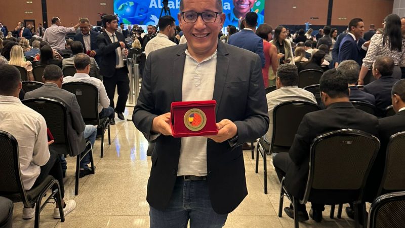 Riacho da Cruz recebe Selo Ouro no Selo Nacional Compromisso com a Alfabetização