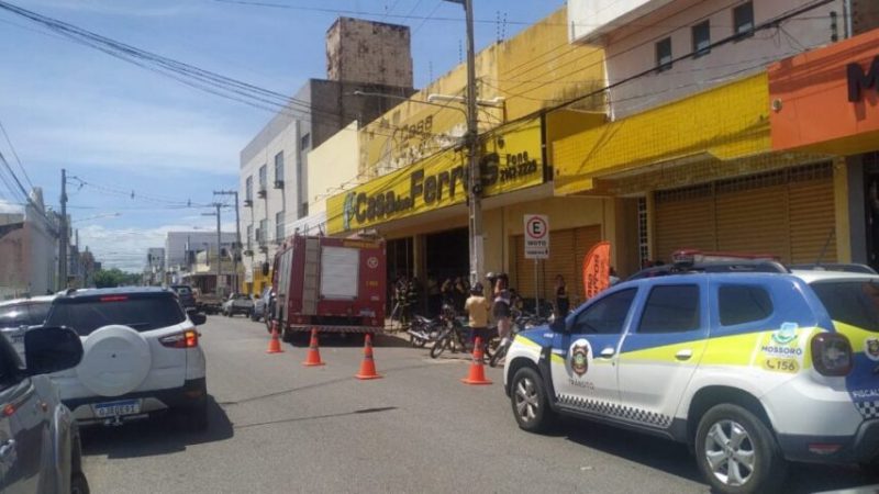 Incêndio atinge loja de ferragens no Centro de Mossoró