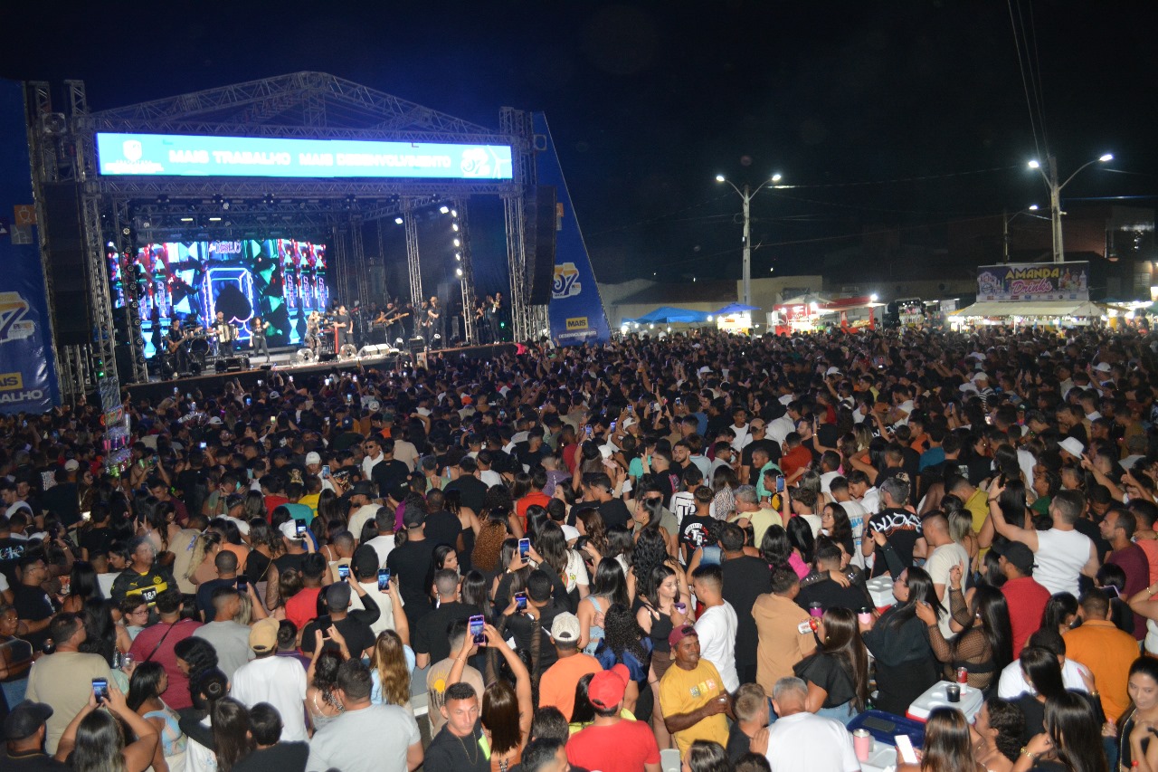 Shows em comemoração aos 37 anos de Serra do Mel arrastam multidão e fazem história na Praça Cortez Pereira