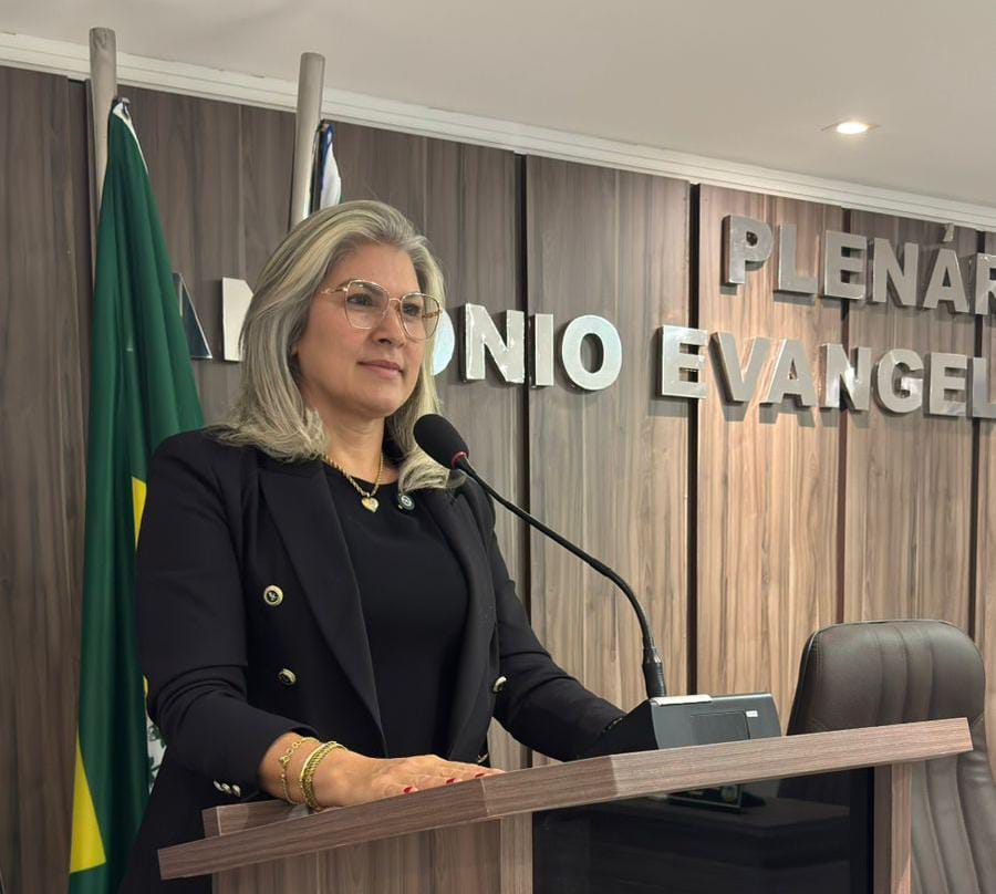 Vereadora Lúcia Bessa cobra explicações da Neoenergia Cosern sobre constantes quedas de energia em Doutor Severiano