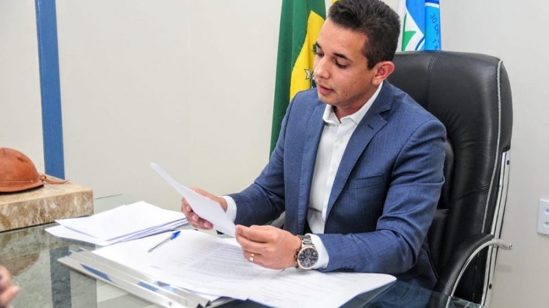 Urgente: Allyson Bezerra doa patrimônio milionário da prefeitura à igreja da qual é membro