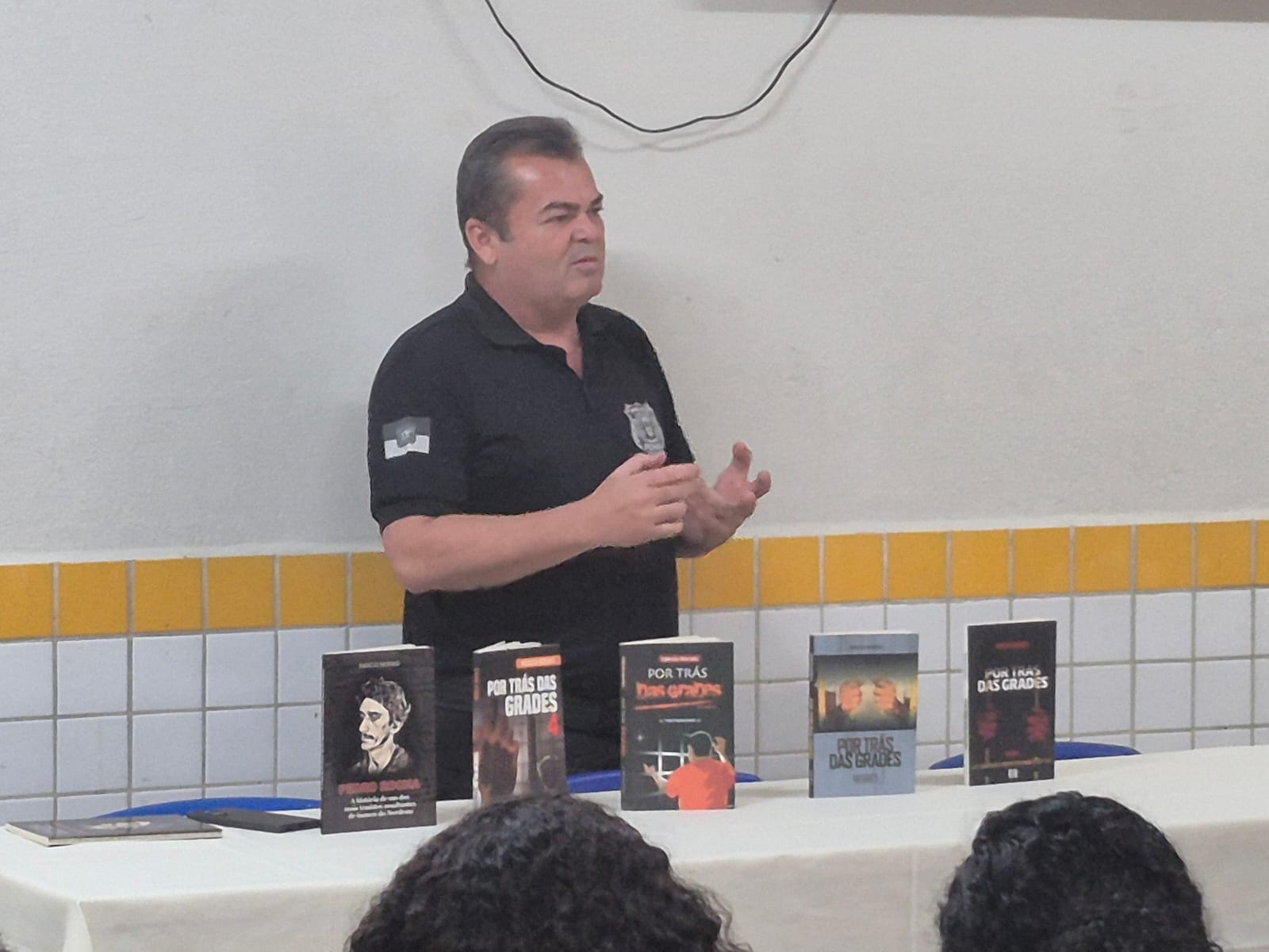 Policial penal e escritor realiza palestra na Escola Valdomiro Viana no Vale do Apodi