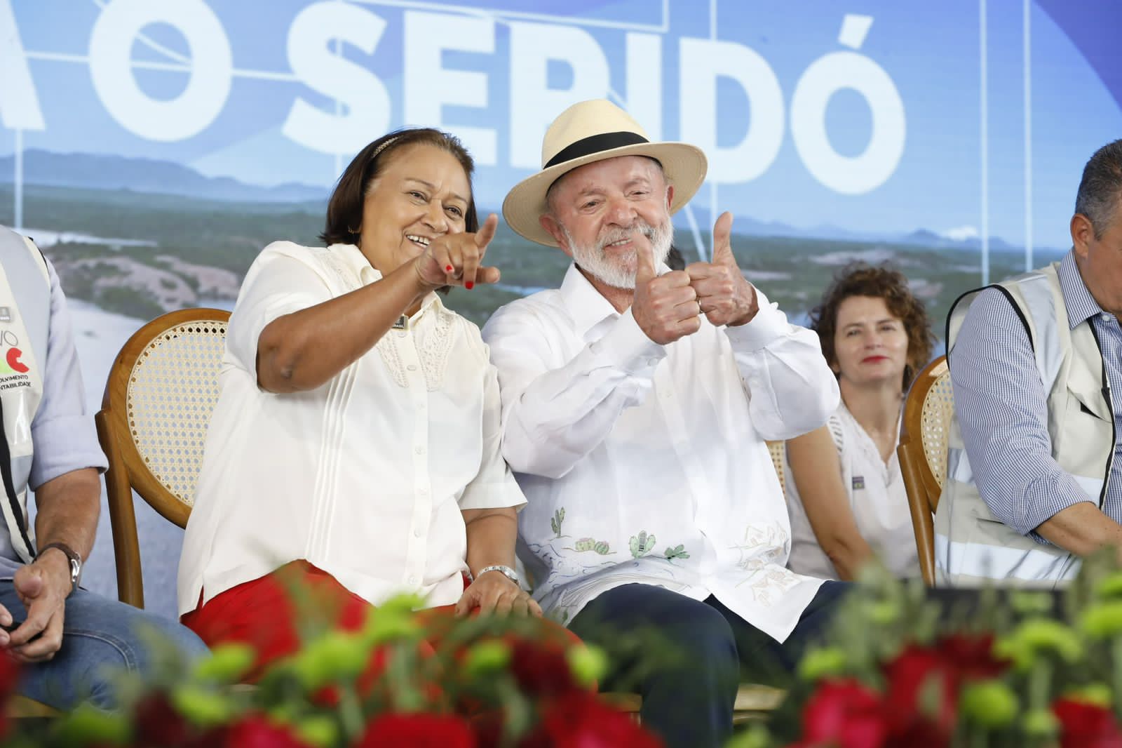 Aprovação do governo Fátima Bezerra sobe em meio à intensificação da agenda de entregas no RN