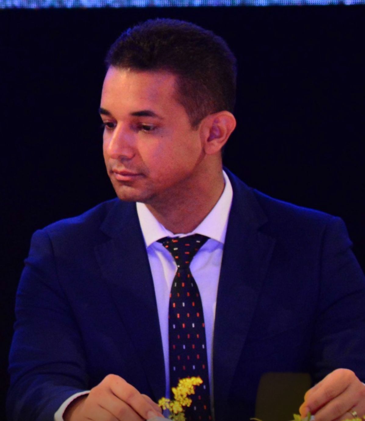 Endividamento na gestão Allyson Bezerra cresce 118% e ameaça futuro das finanças do município