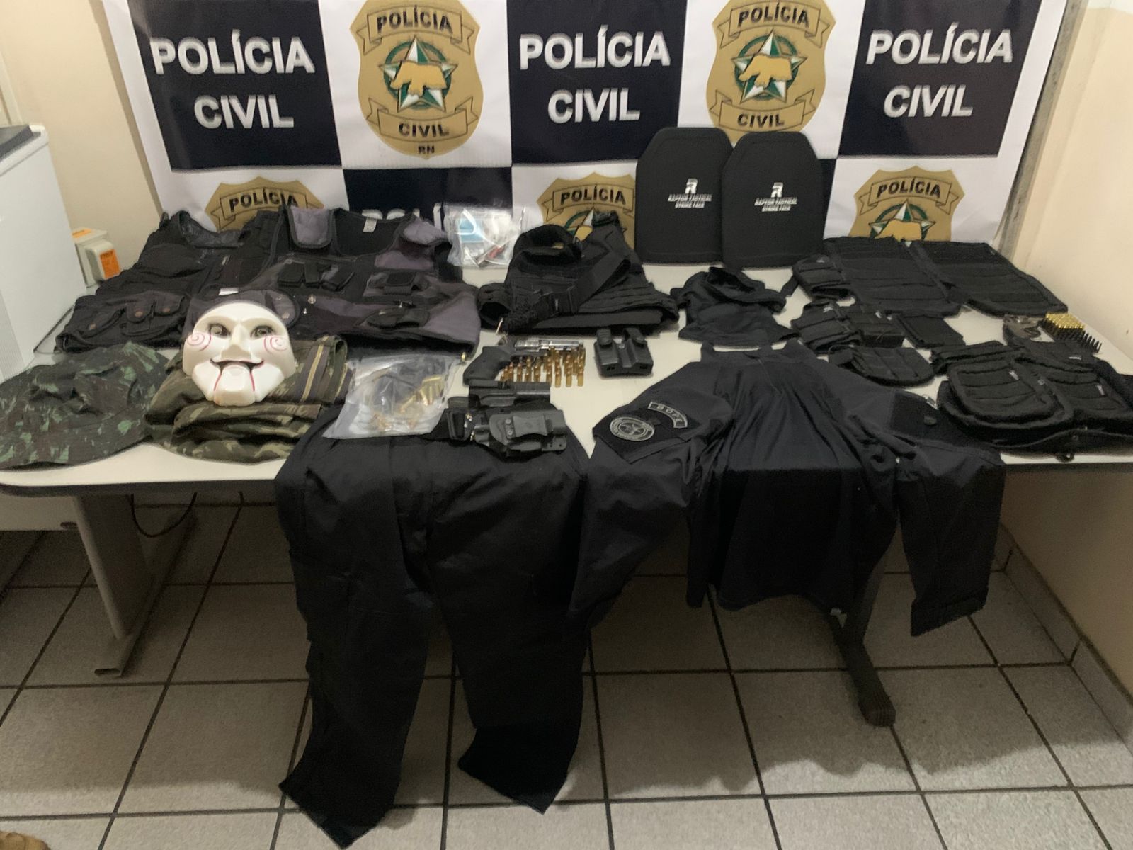 Operação Território Seguro combate organizações criminosas na Zona Oeste de Natal; mais de 30 são presos, armas e drogas apreendidas