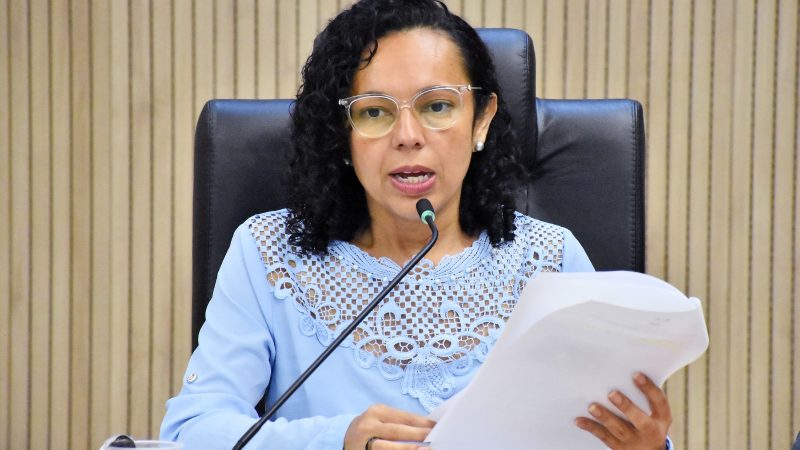 De autoria da deputada Divaneide Basílio, lei que institui o uso de QR Code e multilinguagens em espaços turísticos e culturais no RN é sancionada pelo Governo