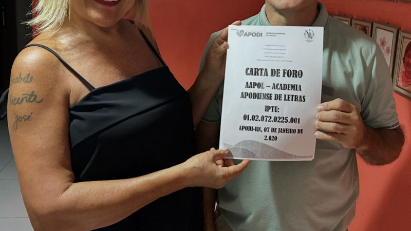Escritora Vilmaci Viana doa imóvel para sediar a Academia Apodiense de Letras