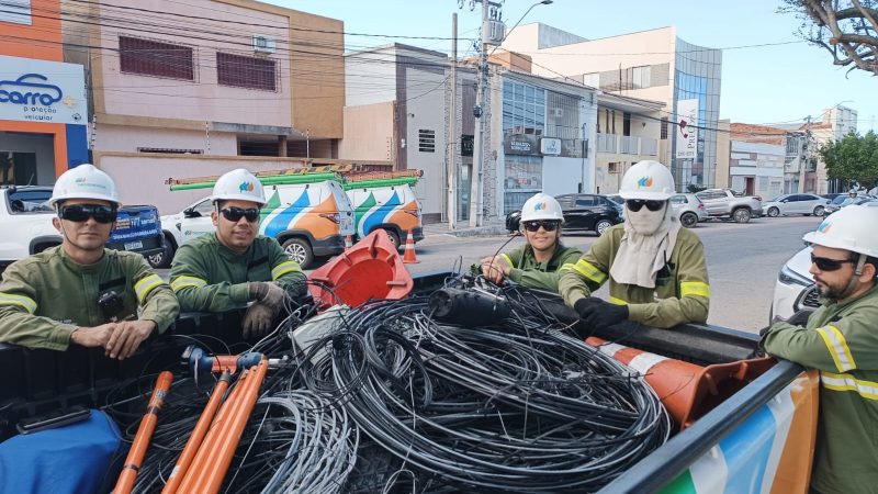 Neoenergia Cosern retira 24 toneladas de cabos de telecomunicações irregulares dos postes em todo o estado