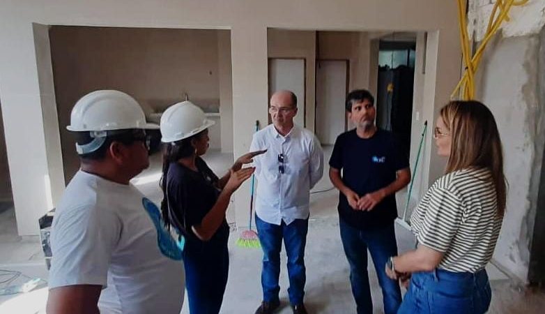Secretário da Infraestrutura faz visita e acompanha o avanço das obras no Hospital Regional Tarcísio Maia, em Mossoró