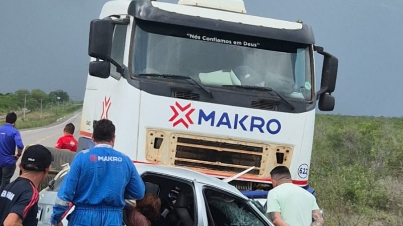 Acidente entre carreta e carro deixa um morto na BR-110 entre Mossoró e Upanema