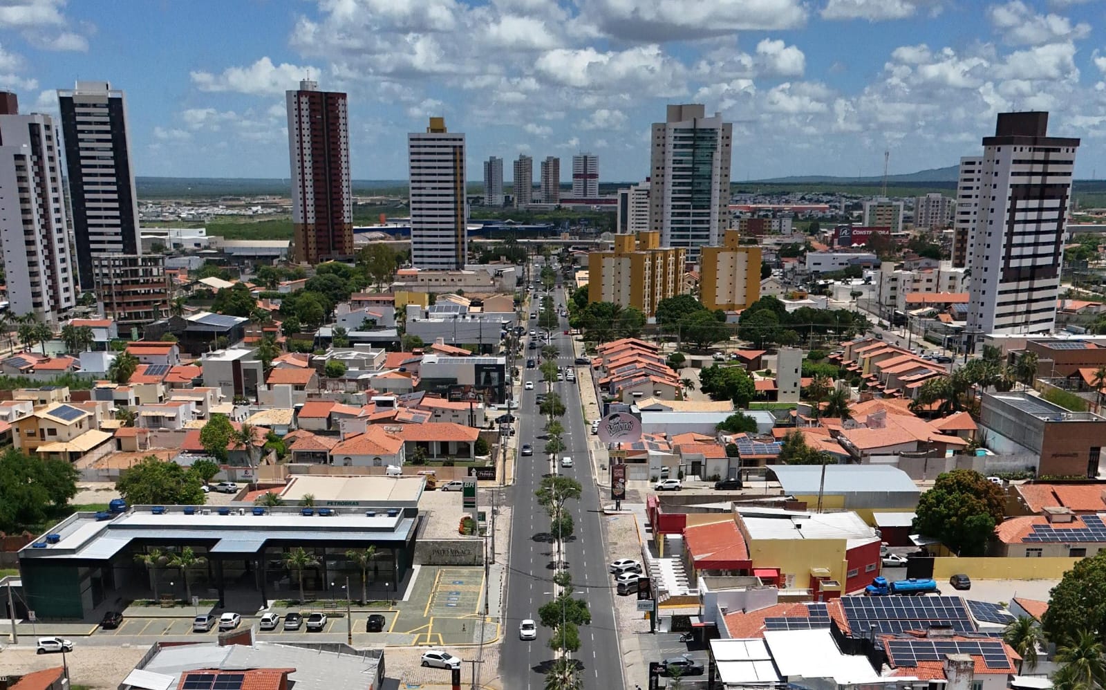 Neoenergia Cosern reforça 10 quilômetros de redes de média tensão em 06 bairros de Mossoró