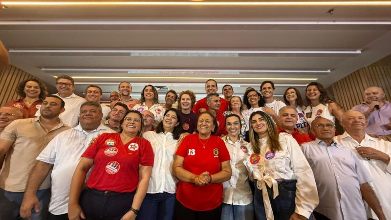 Cadu de Lula mostra força municipalista ao receber mais de 20 prefeitos em evento