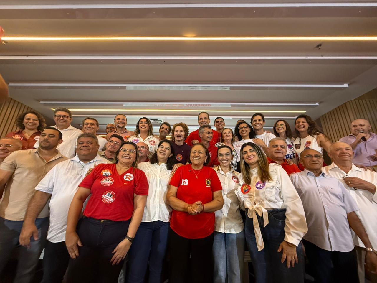 Cadu de Lula mostra força municipalista ao receber mais de 20 prefeitos em evento