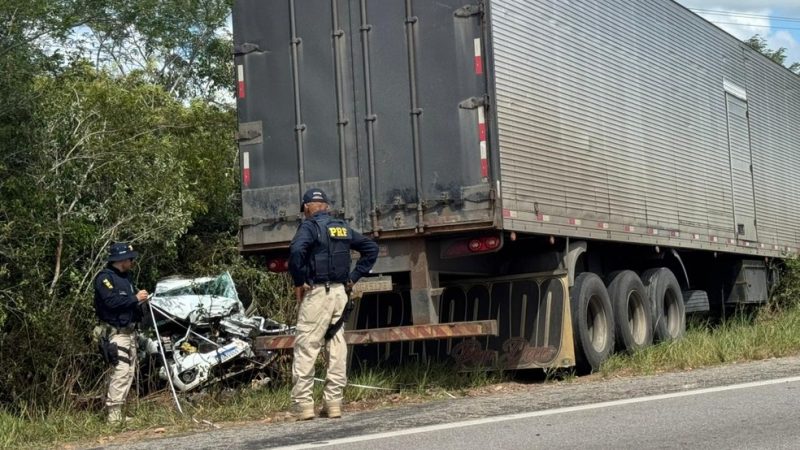 Acidente entre carreta e carros deixa uma pessoa morta na Grande Natal