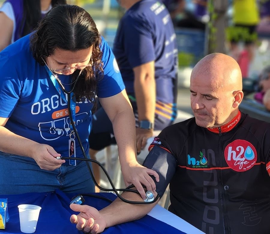UnP leva serviços gratuitos de saúde ao treinão da Meia Maratona do Sol em Mossoró