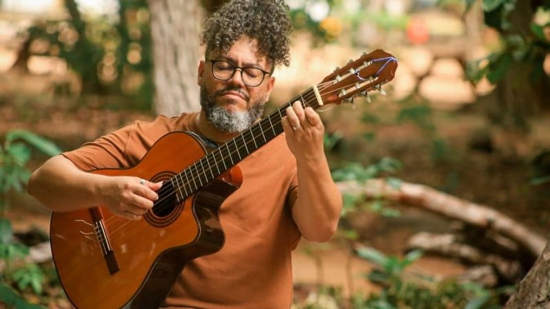 Músico potiguar Iury Matias realiza série de oficinas gratuitas de violão e concerto esta semana em Mossoró